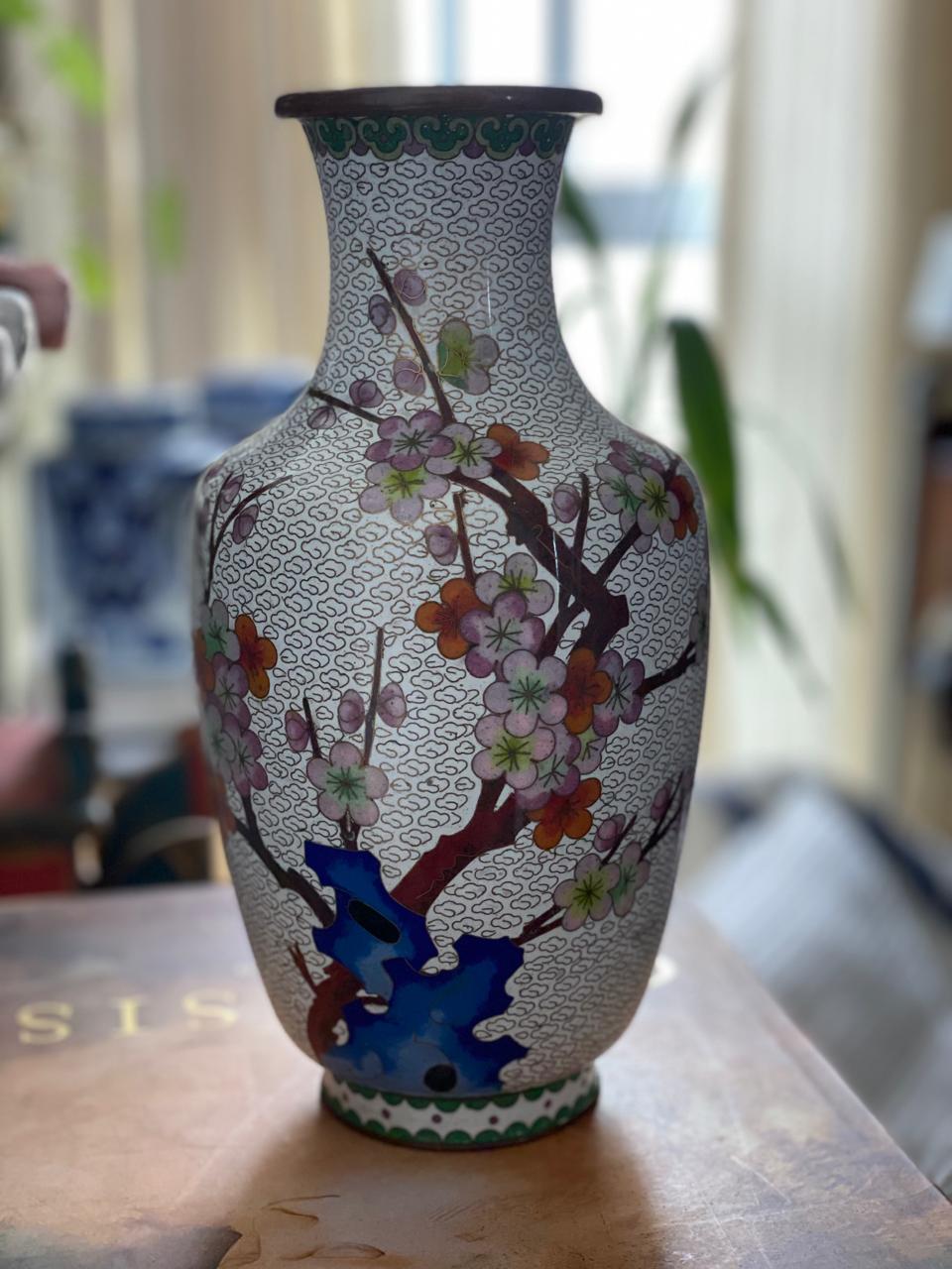 Cloisonné Antigo Branco com Flores