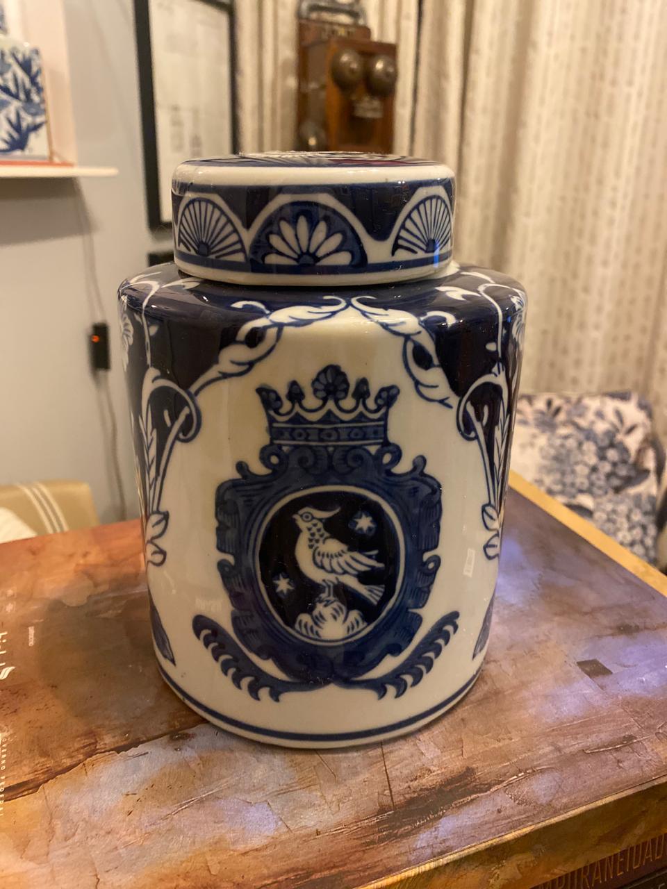 Potiche Circular com Tampa Porcelana Branca e Azul