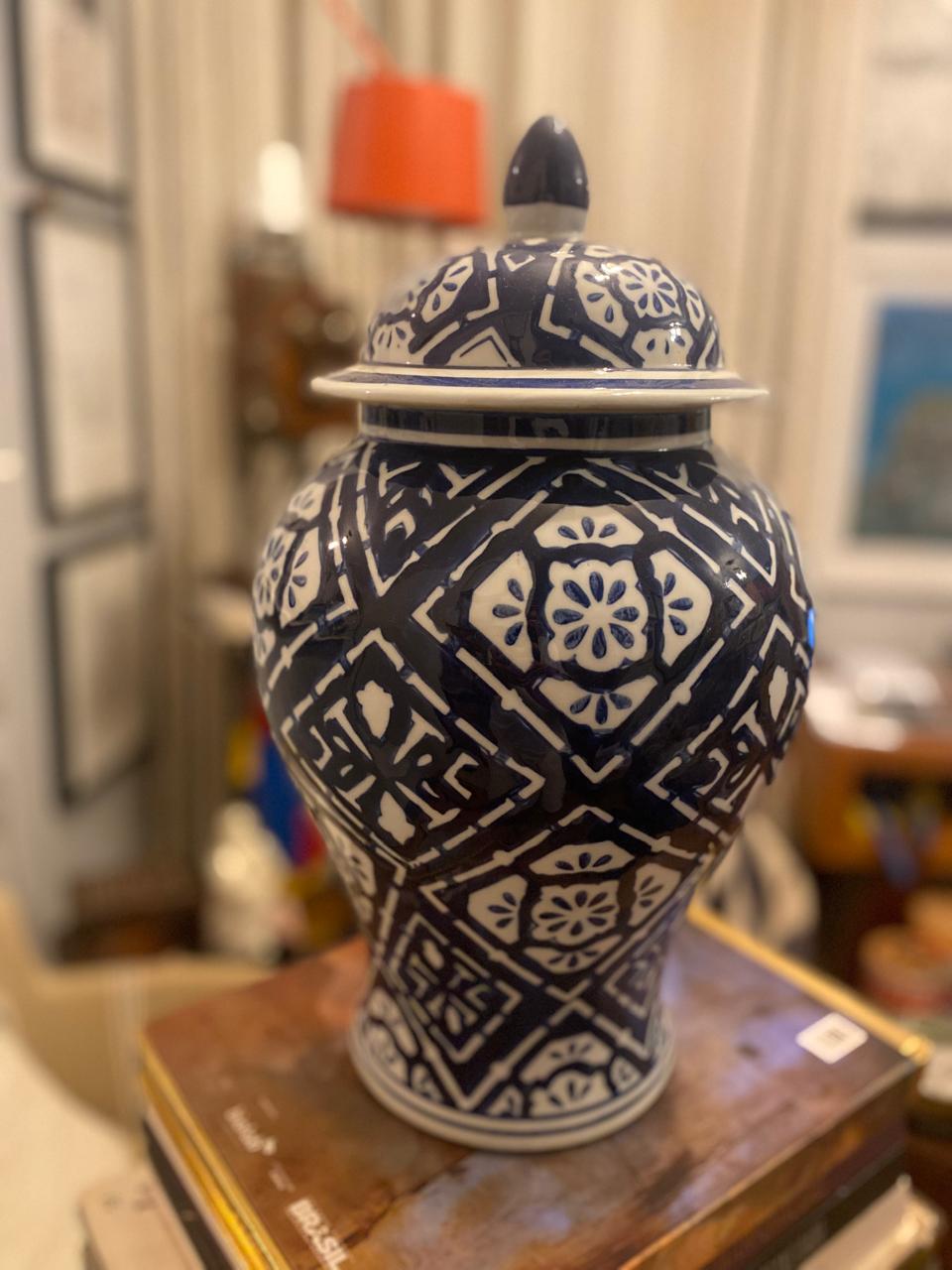 Potiche Médio com Tampa Porcelana Branca e Azul