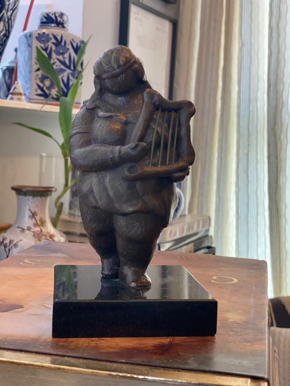 Escultura em Bronze do Artista Marcelo Neves