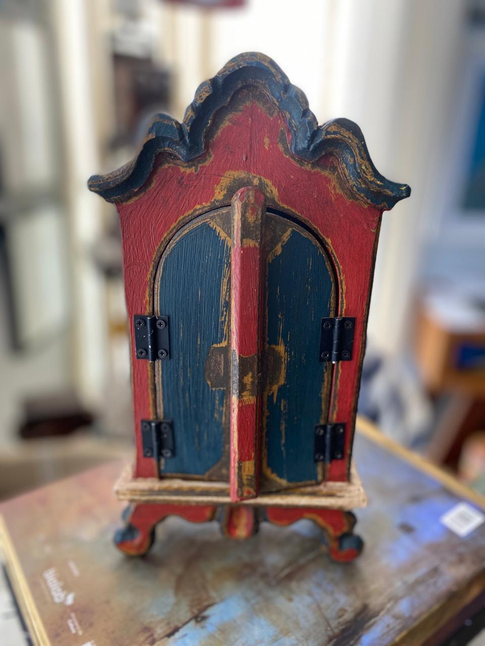 Oratório em Madeira